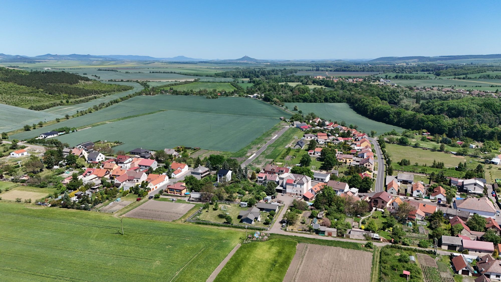 Stavební pozemek ve Vršovicích u Loun, foto 2